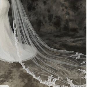 Lace chapel veil